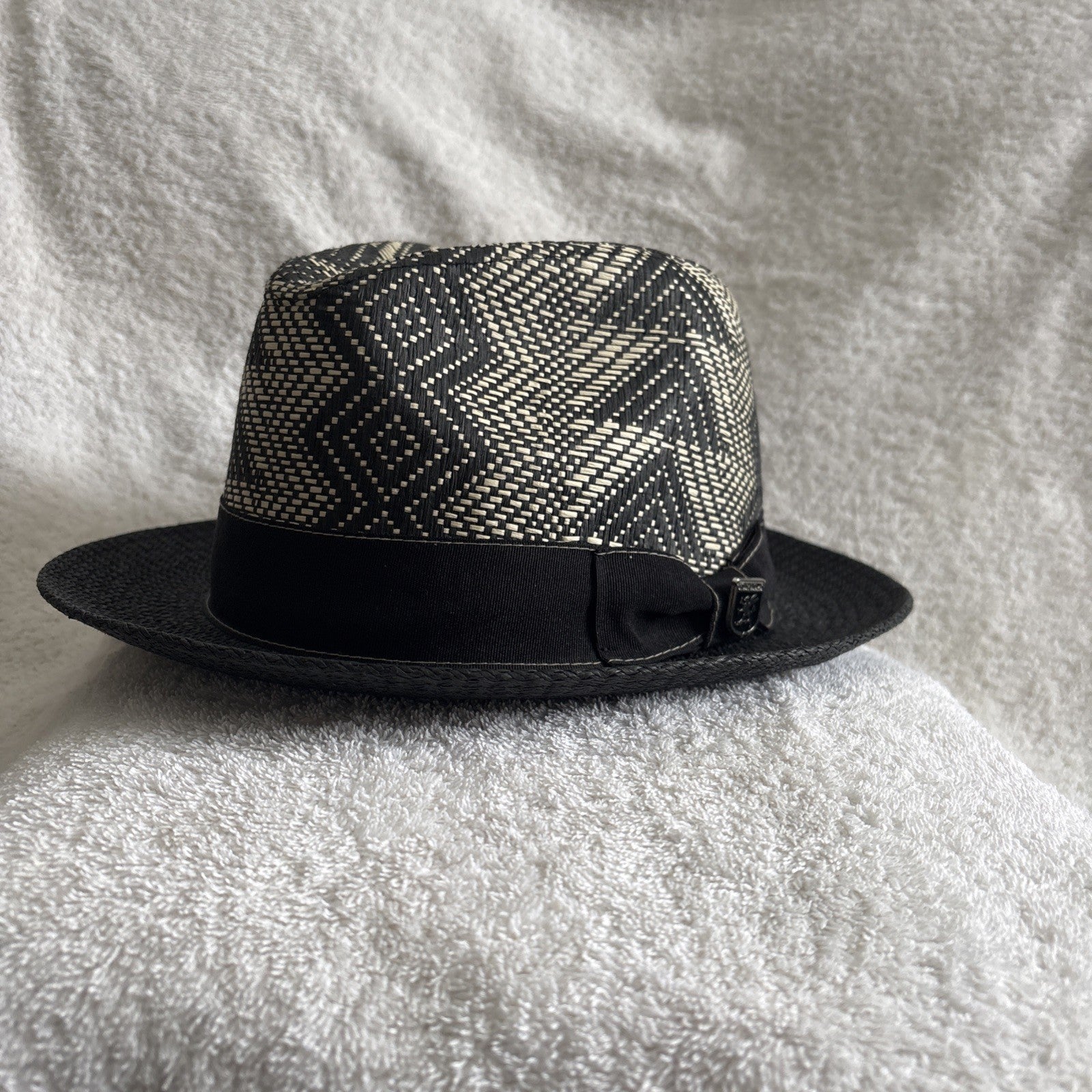 STACY ADAMS  "LUDO" FEDORA WITH A 2 1/4 IN BRIM SIZE LARGE 7 1/4 STA 11983