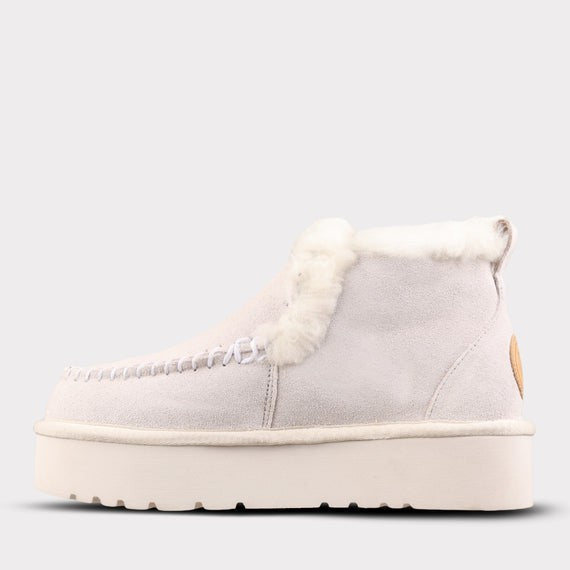MYKOS' Britt 'Women's Pull-On Slipper Bootie WINTER WHITE SZ 6          MW2450