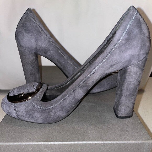 Prada "CALZTORE DONNA"  GREY SUEDE PUMP  SIZE 36 M