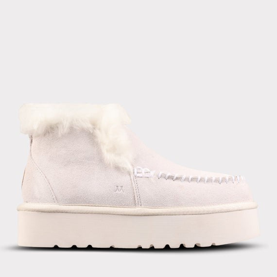 MYKOS' Britt 'Women's Pull-On Slipper Bootie WINTER WHITE SZ 6          MW2450