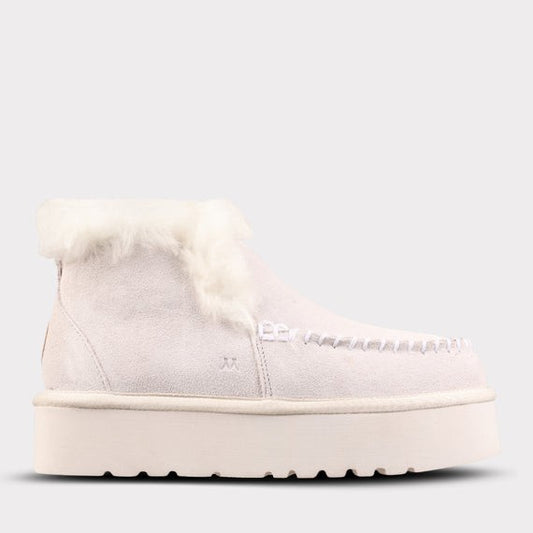 MYKOS' Britt 'Women's Pull-On Slipper Bootie WINTER WHITE SZ 6          MW2450