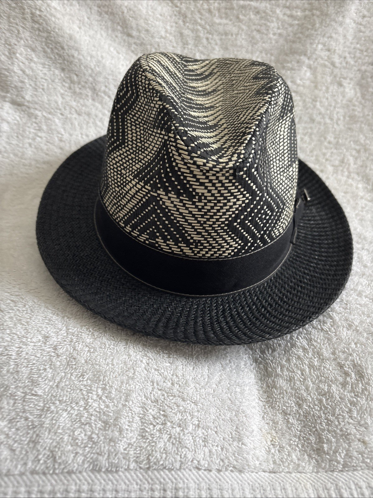 STACY ADAMS  "LUDO" FEDORA WITH A 2 1/4 IN BRIM SIZE LARGE 7 1/4 STA 11983