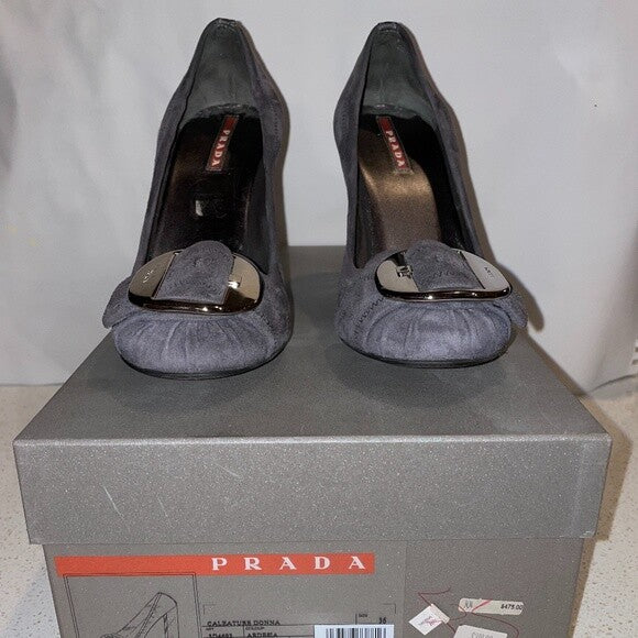 Prada "CALZTORE DONNA"  GREY SUEDE PUMP  SIZE 36 M