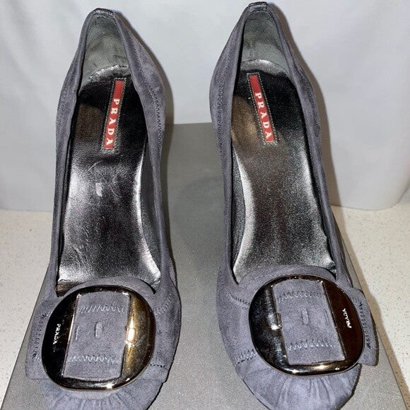 Prada "CALZTORE DONNA"  GREY SUEDE PUMP  SIZE 36 M